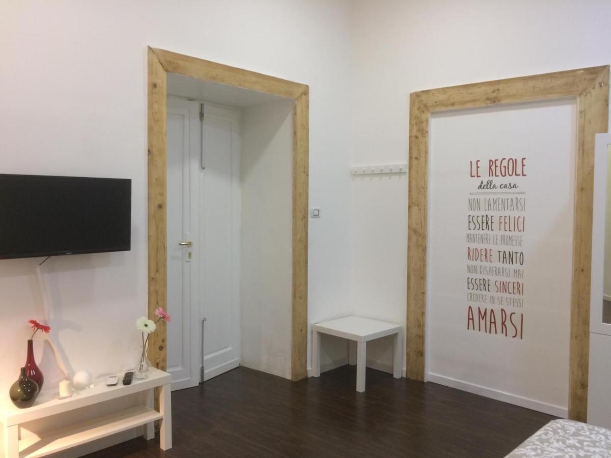 Piazza Carita' Centro Storico Apartamento Nápoles Quarto foto