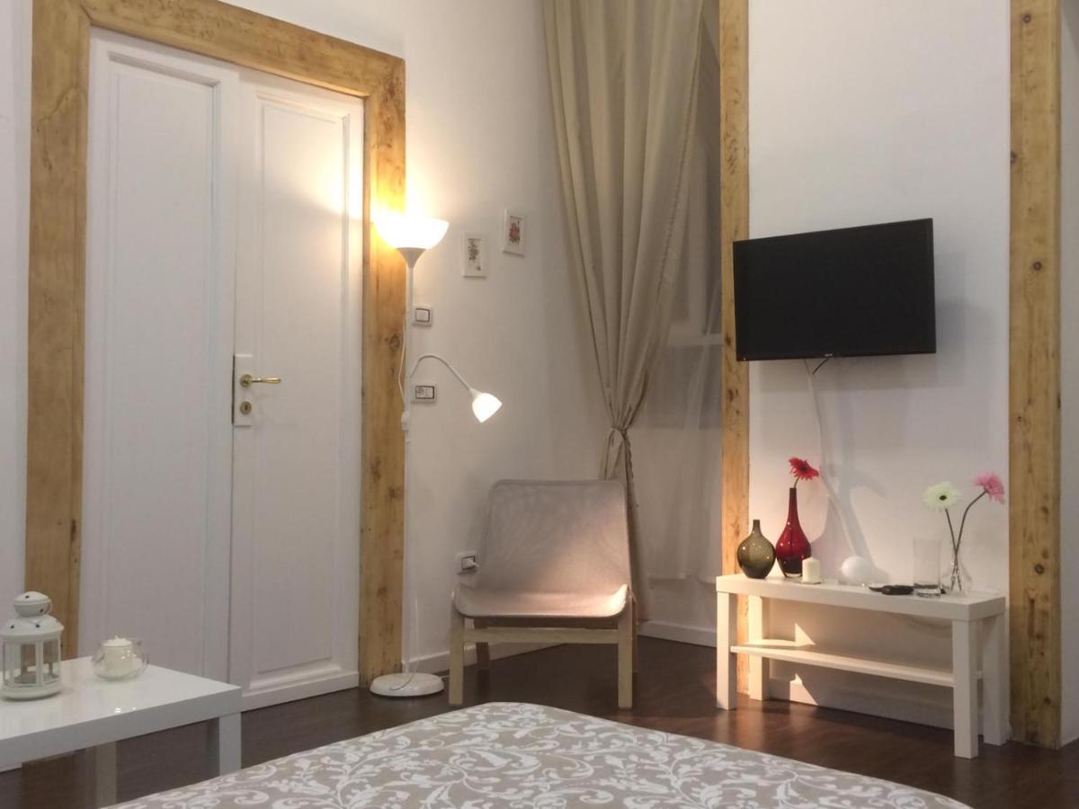 Piazza Carita' Centro Storico Apartamento Nápoles Exterior foto