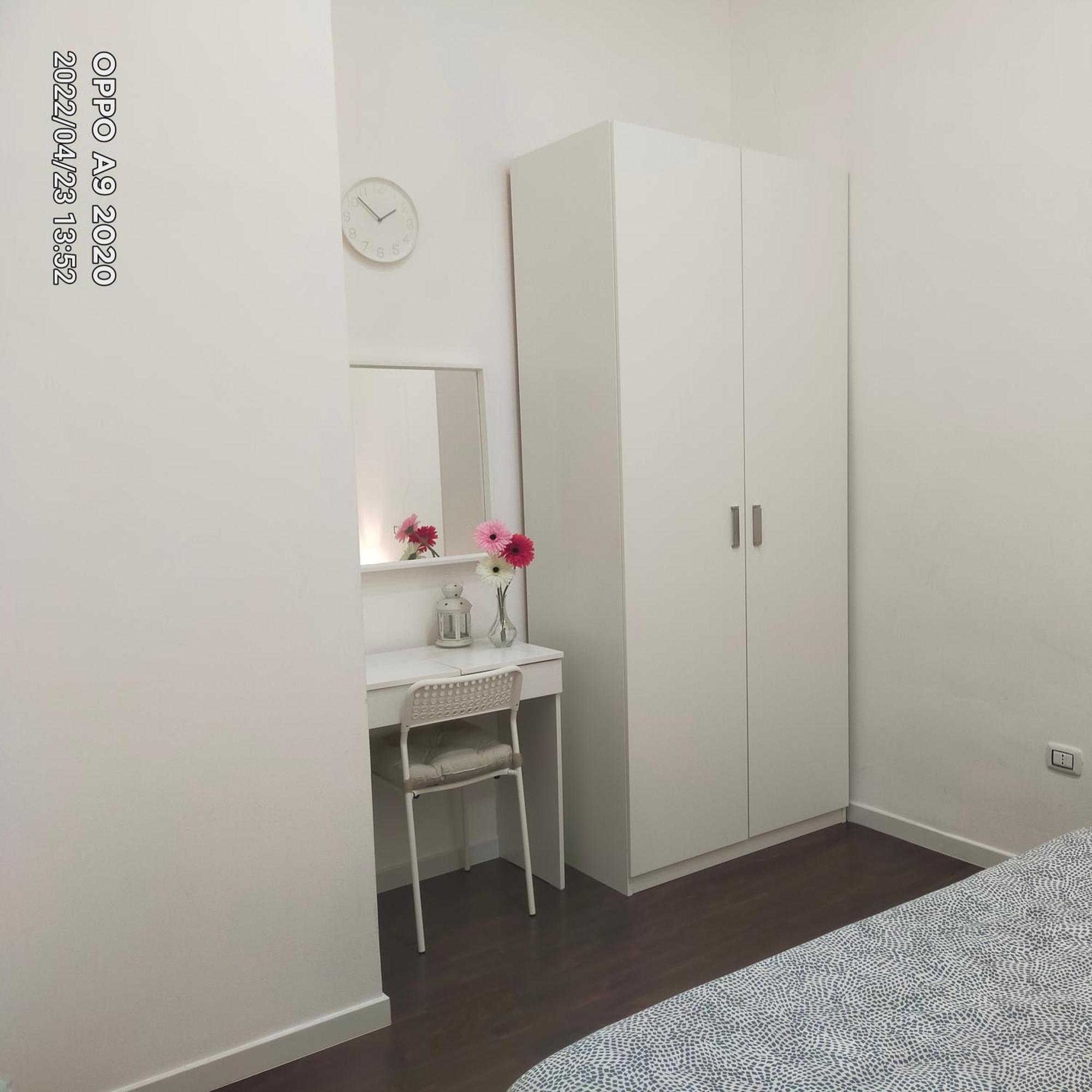 Piazza Carita' Centro Storico Apartamento Nápoles Quarto foto